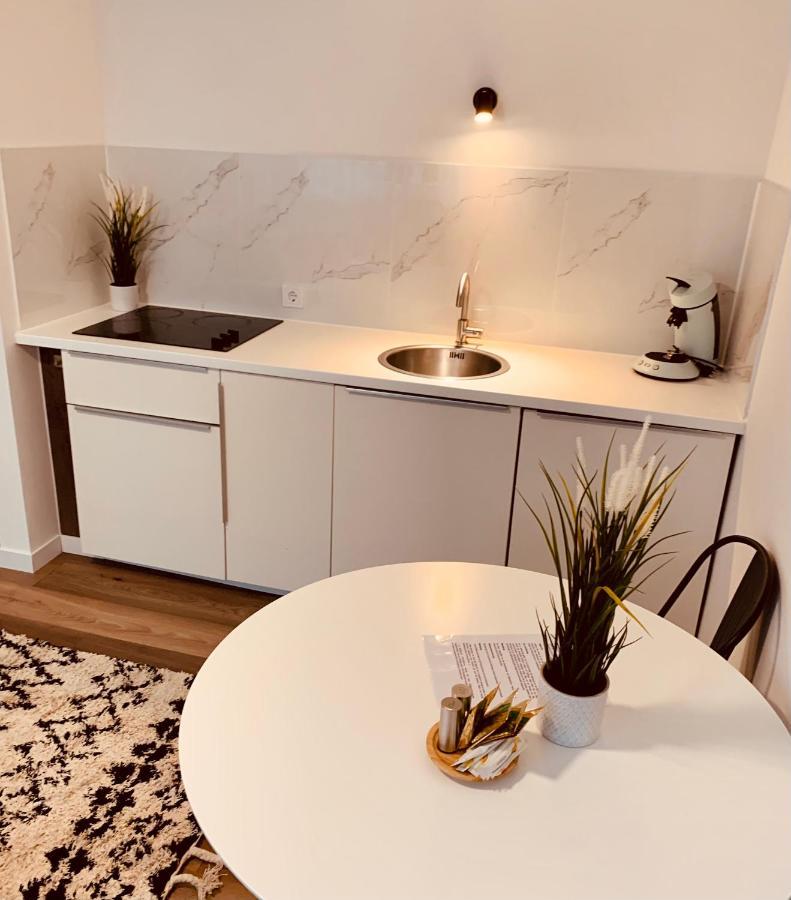 Gästehaus zur Uni Klinik Exklusives Apartment mit Küche und Badezimmer Homburg  Exterior foto